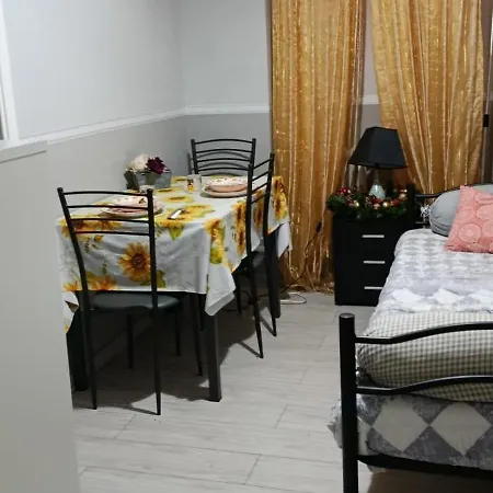 Sunflower House شقة روما