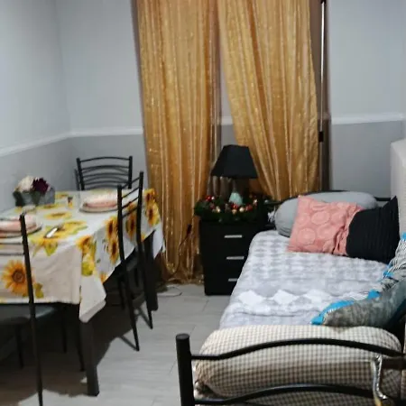 Sunflower House شقة روما